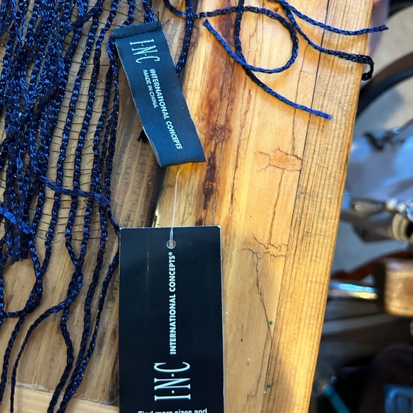 Black Net Scarf/Shawl - Picture 4 of 7